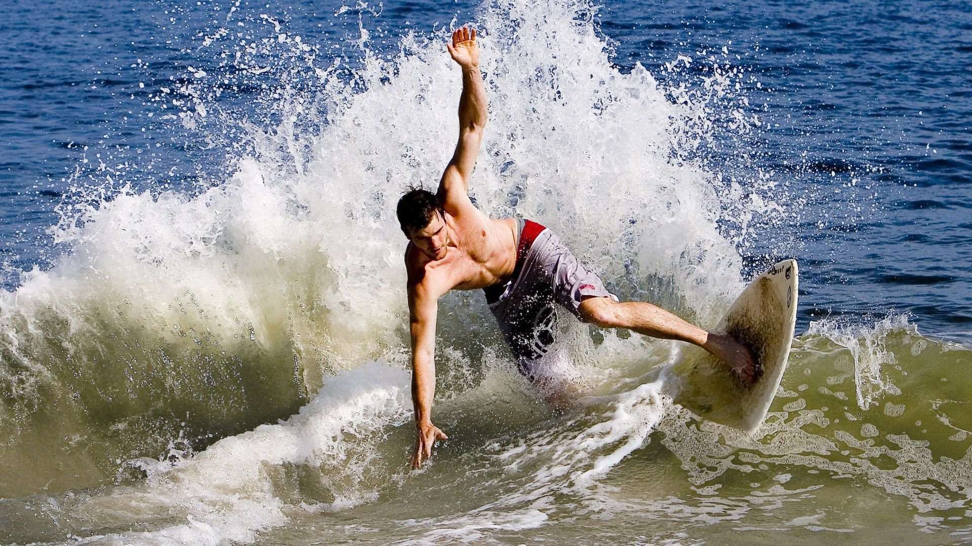 观众的狂热：欧冠现场的疯狂应援和呐喊，欧冠 观众